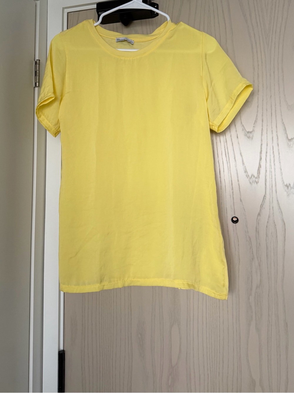 Zara Lightweight Yellow Women's Short Sleeve Tee